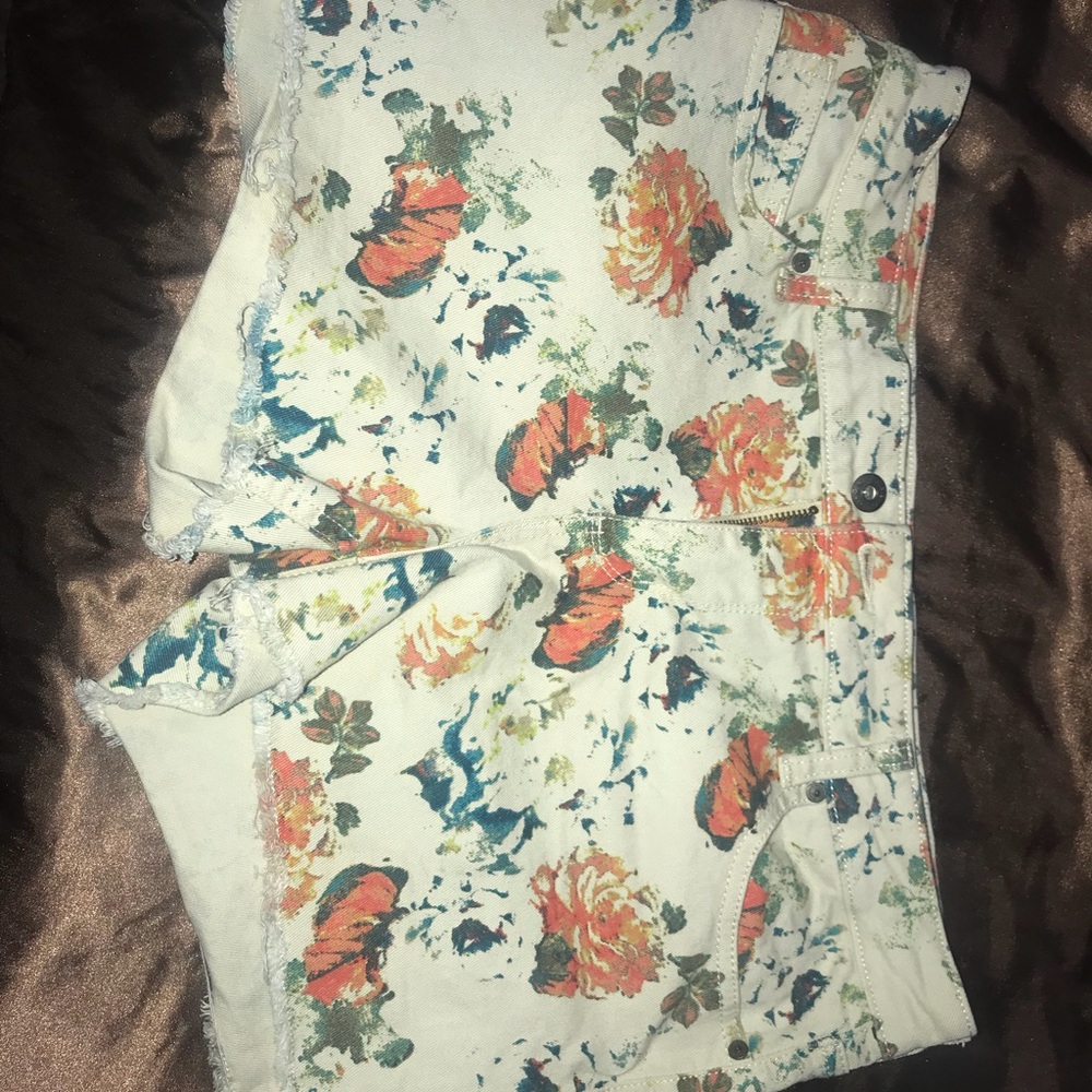 Selling summer shorts super comfy!